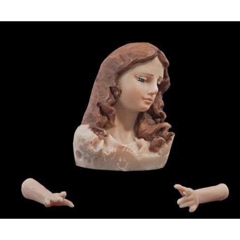 Virgen huida en resina italiana