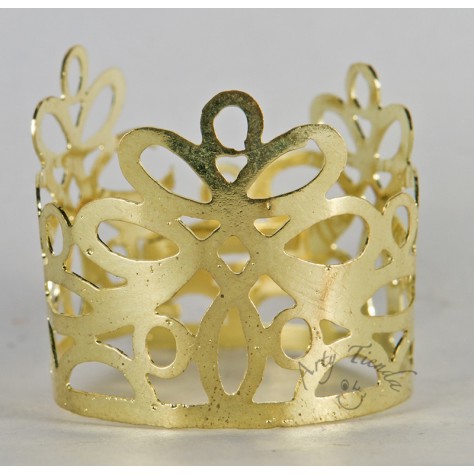Corona Encaje en lámina de bronce.
